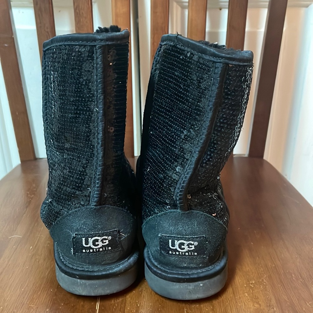 Big kids uggs or Ugg boots with sequins in black size 6.